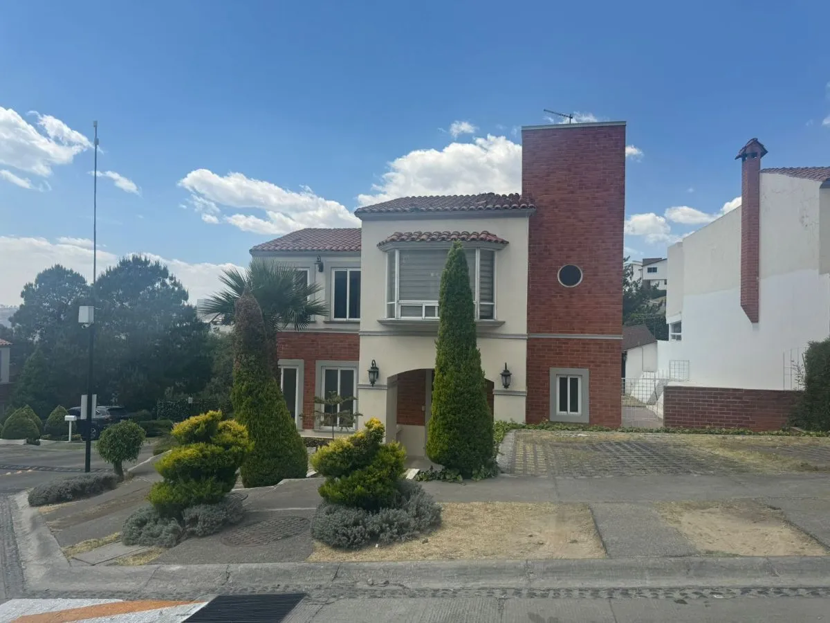 Venta casa en Bosque Esmeralda